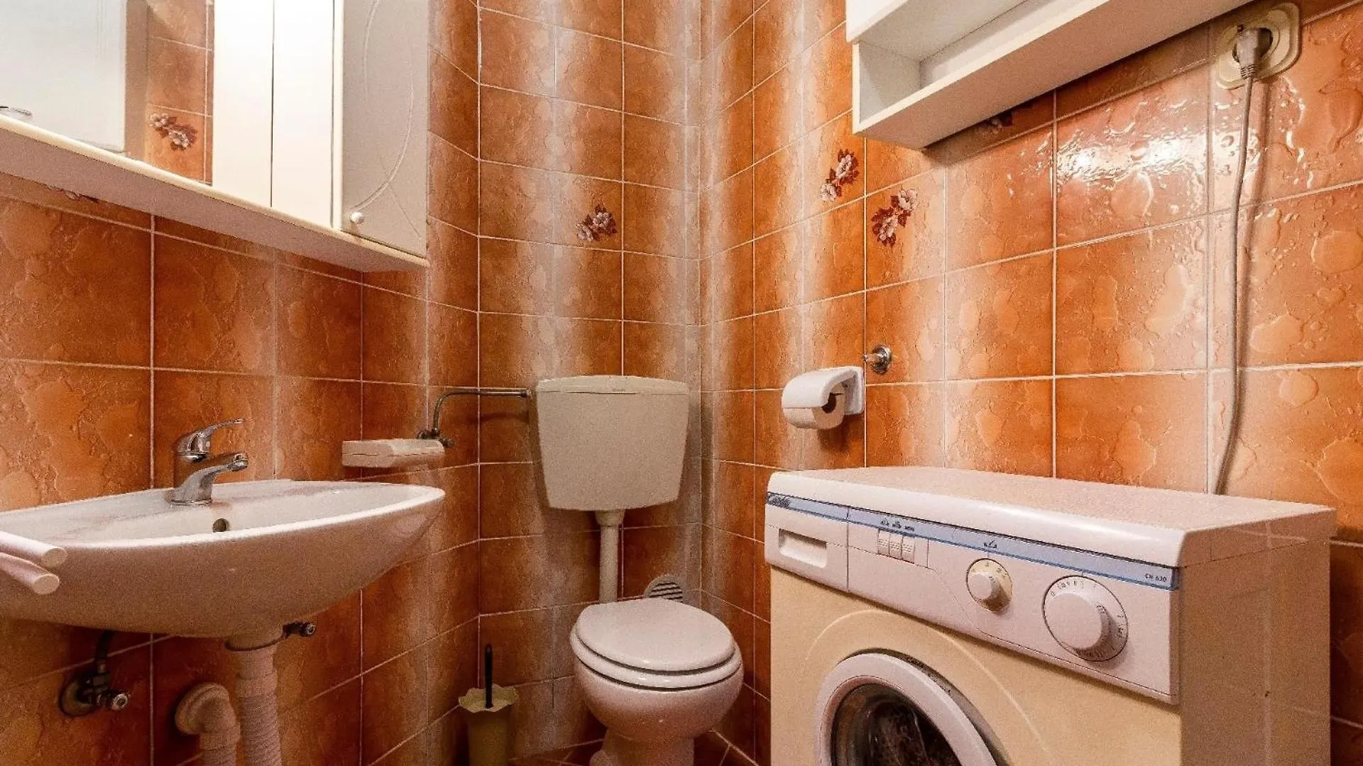 Appartement In Fazana Mit Moebliertem Balkon 0*,  Croatia